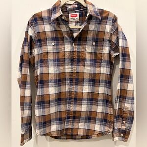 Wrangler Plaid Button-Down Shirt in Brown, Blue & White